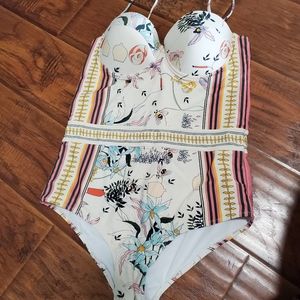 Large inspired Lipsi Swimsuit NWOT
